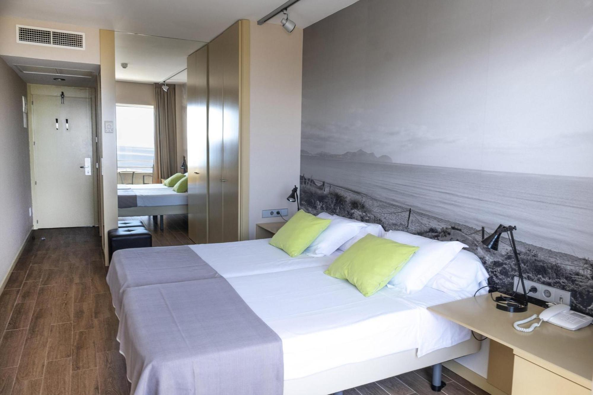 Eix Platja Daurada Hotel & Spa Кан Пикафорт Екстериор снимка