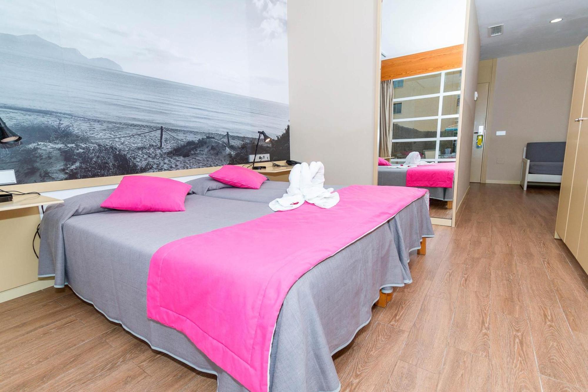 Eix Platja Daurada Hotel & Spa Кан Пикафорт Екстериор снимка