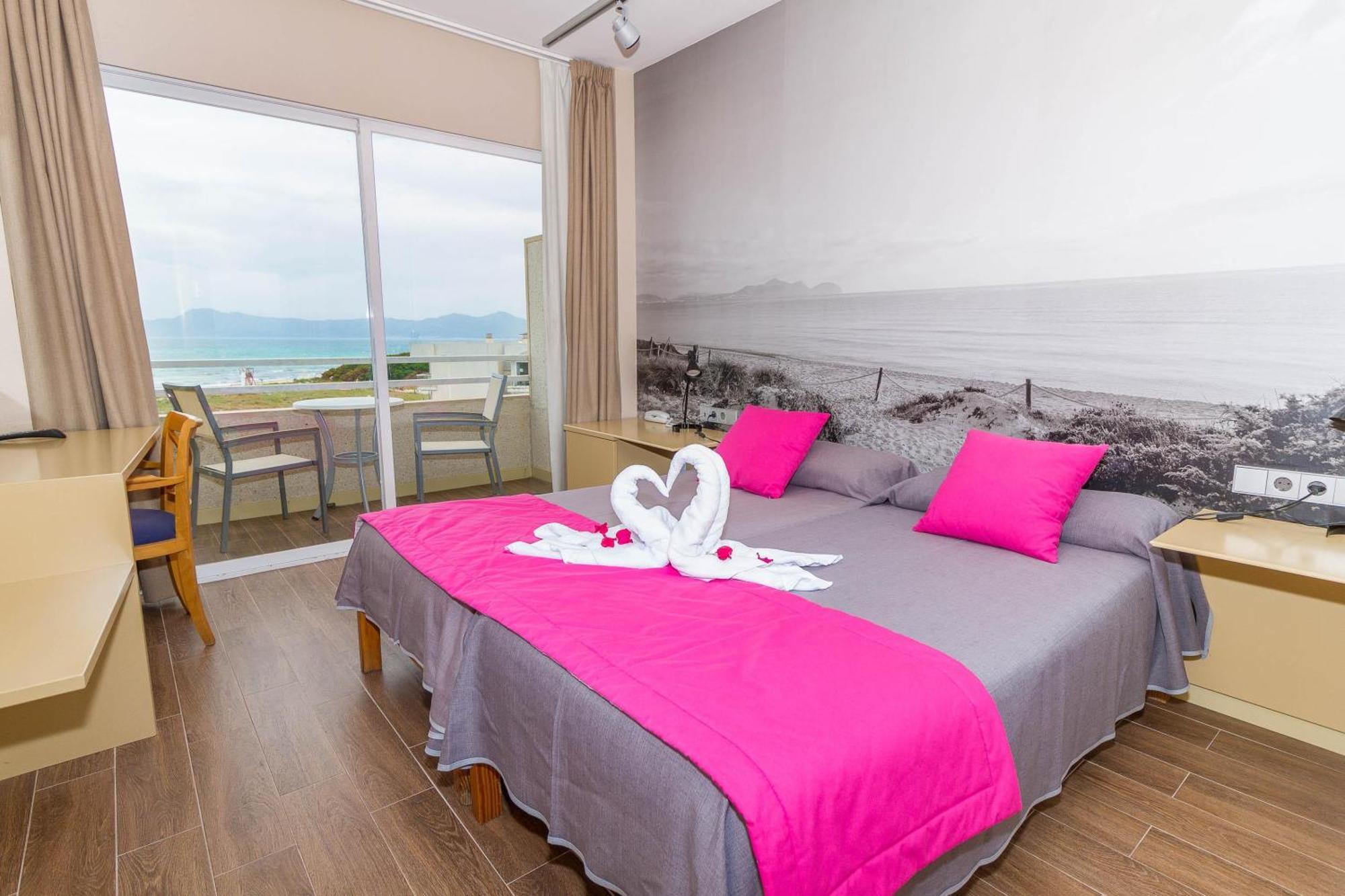 Eix Platja Daurada Hotel & Spa Кан Пикафорт Екстериор снимка