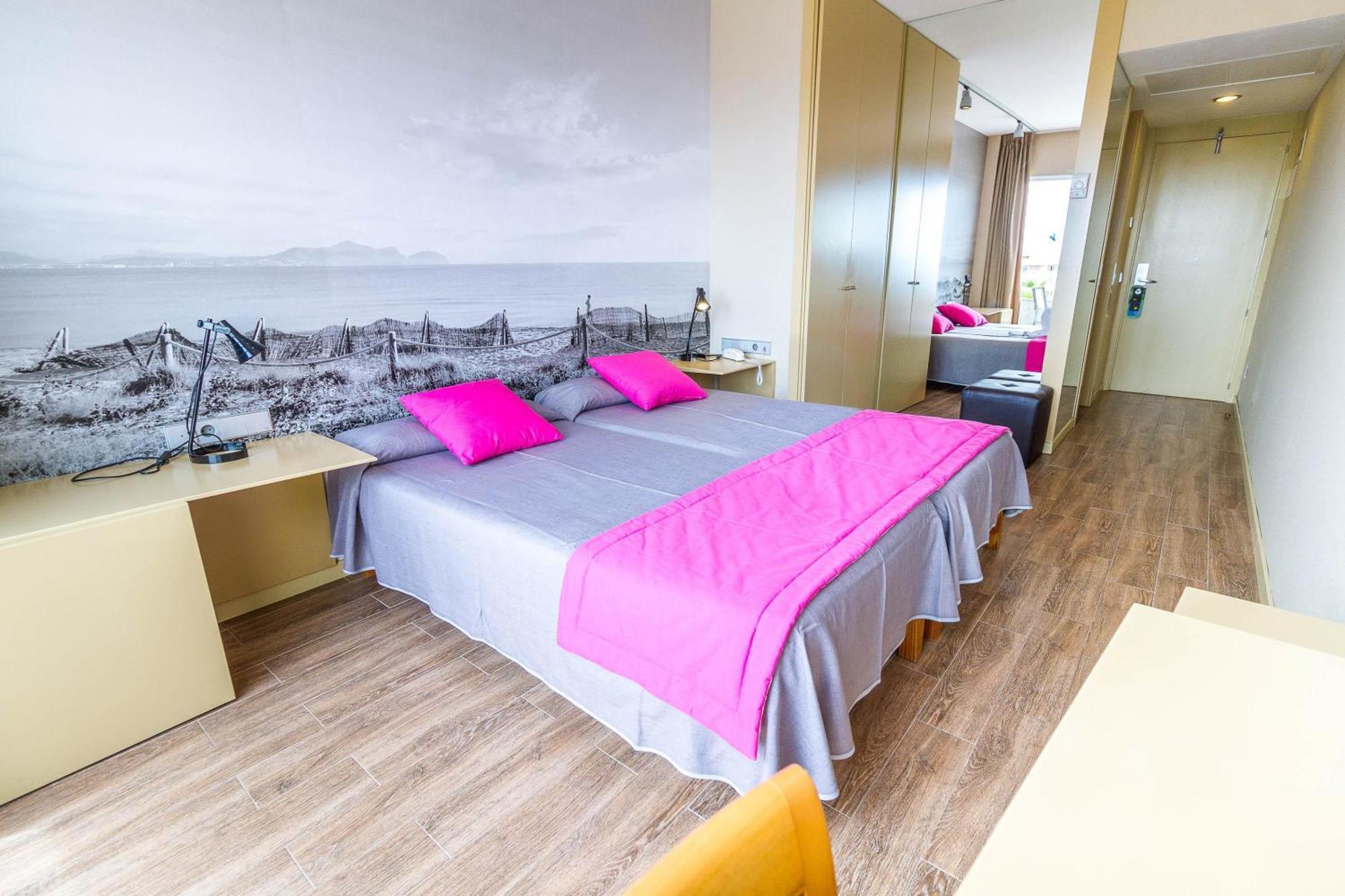 Eix Platja Daurada Hotel & Spa Кан Пикафорт Екстериор снимка