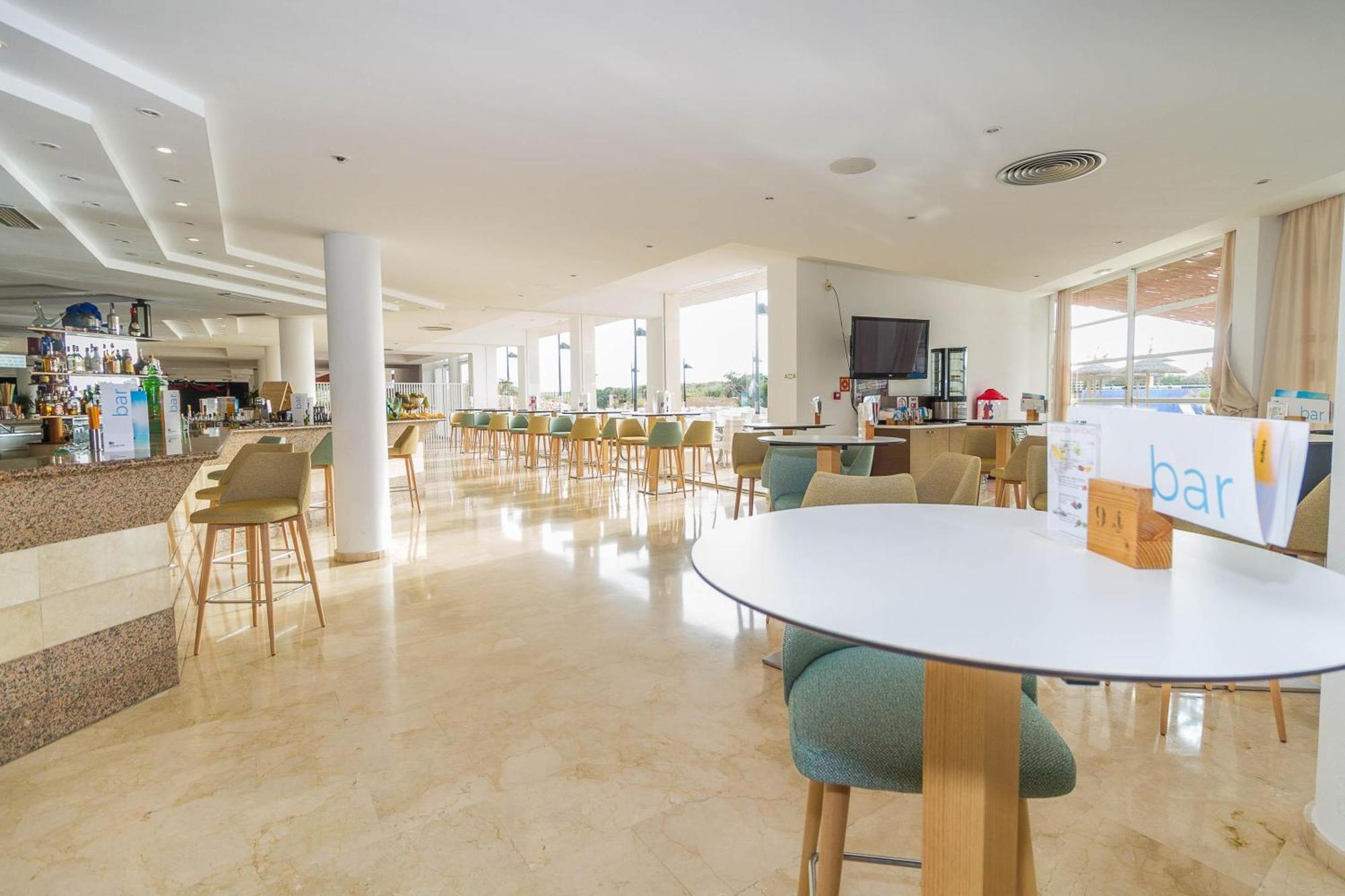 Eix Platja Daurada Hotel & Spa Кан Пикафорт Екстериор снимка