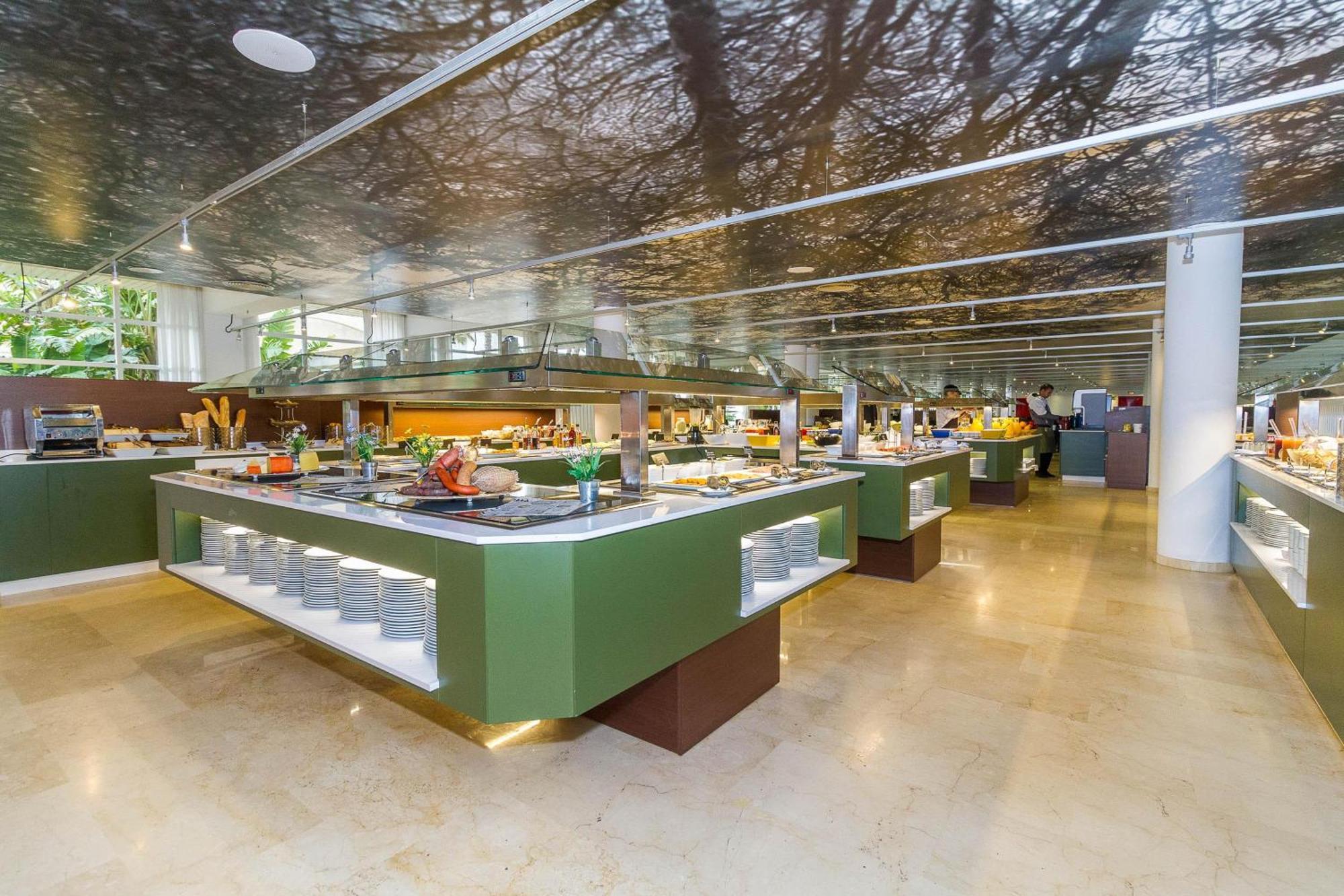 Eix Platja Daurada Hotel & Spa Кан Пикафорт Екстериор снимка